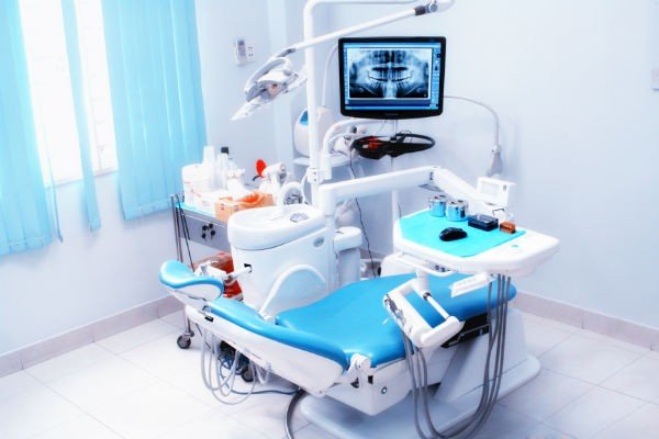 Làm răng implant ở đâu tốt?