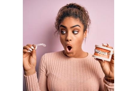 Niềng răng bằng mắc cài hay Invisalign sẽ nhanh và hiệu quả hơn?
