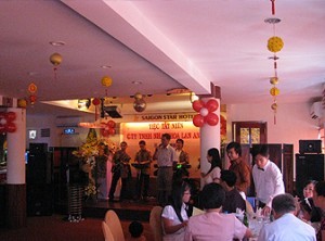 tiec tat nien - Nha khoa Lan Anh