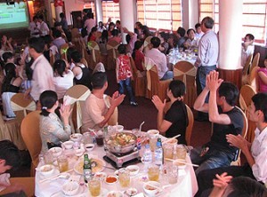 tiệc công ty - Nha khoa Lan Anh tiec tat nien - Nha khoa Lan Anh
