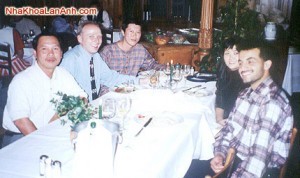 BS Tuấn và đồng nghiệp nước ngoài BS Tuan va dong nghiep nuoc ngoai