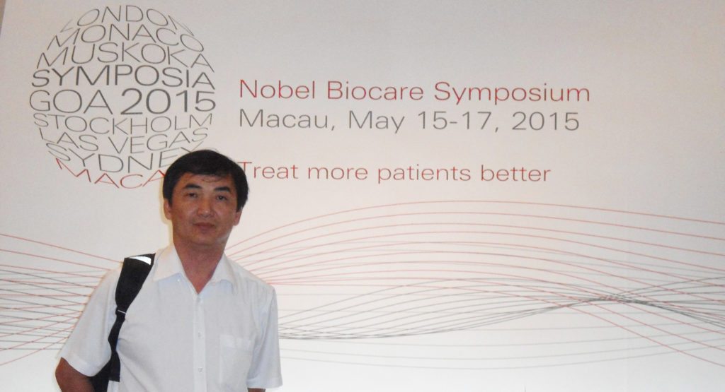 bac si chup hinh ky niem tai hoi nghi implant o Nobel Biocare