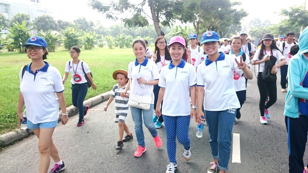 nha khoa lan anh dong hanh cung cac em nho co hoan canh kho khan trong hoat dong cua chuong trinh