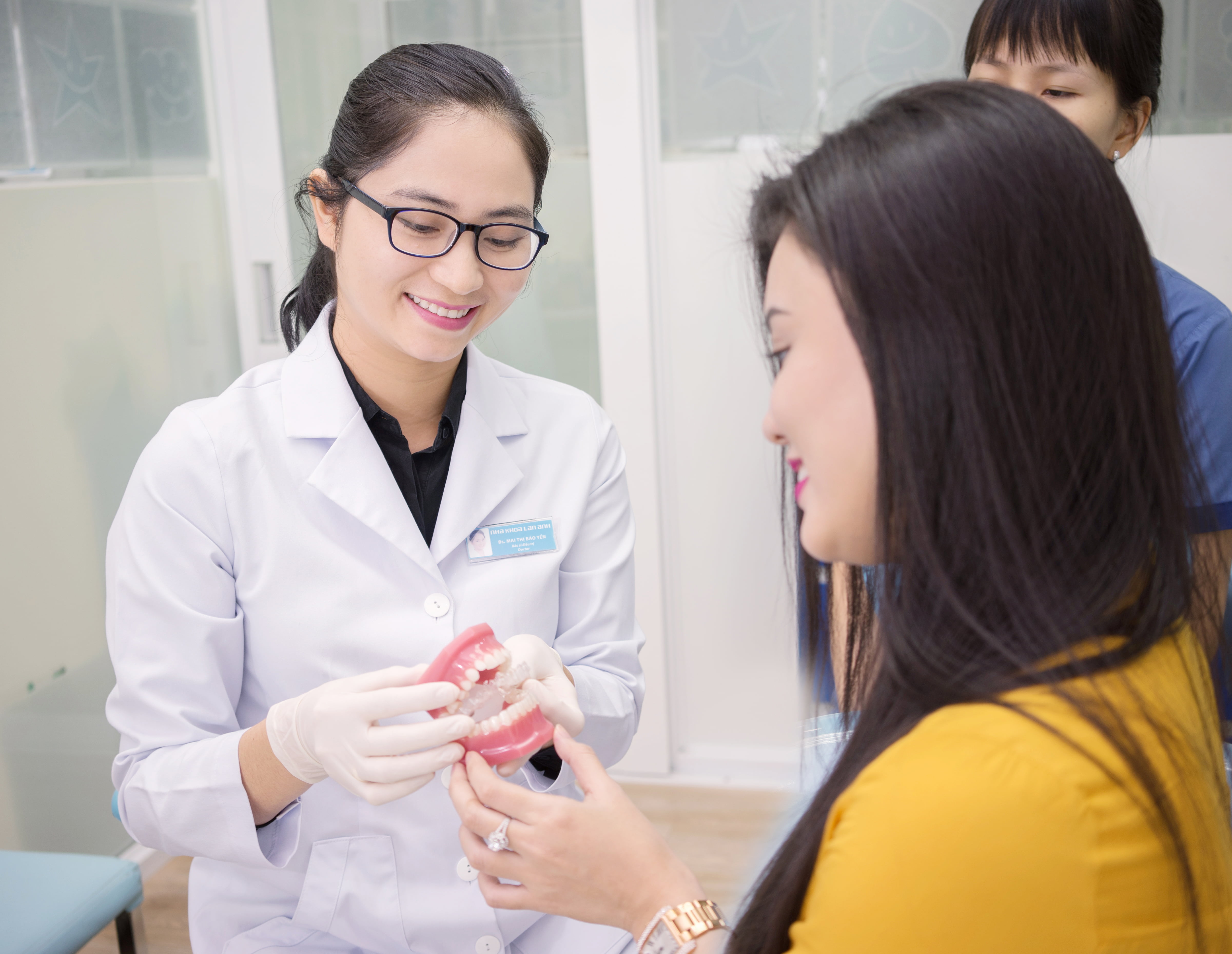 Hình ảnh niềng răng giá bao nhiêu 1 hinh-anh-nieng-rang-gia-bao-nhieu-1
